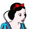 Neste cartum, no caixa de um supermercado, nota-se a personagem de história infantil, Branca de Neve. No balão de fala dela, lê: “Sete preservativos e uma maçã”. 