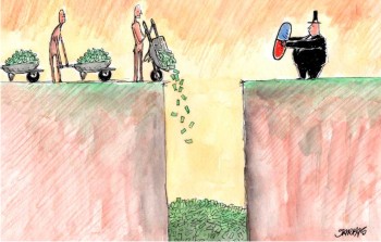 Terceira imagem: Neste cartum, observa-se um penhasco formado pela abertura no solo. Na parte esquerda, veem-se pessoas despejando carrinhos de mo cheios de dinheiro, que se acumulam no espao aberto no cho. J do lado direito, nota-se um homem vestido com terno e usando cartola com uma grande cpsula azul e vermelha nas mos. Fim da descrio.