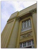 Foto da fachada do pr�dio do Centro Cultural do Minist�rio da Sa�de